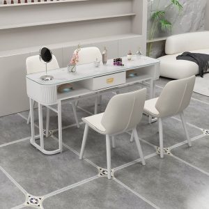 Nail table
