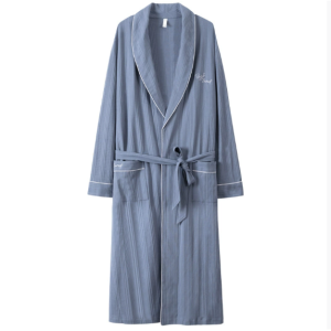 Knitted men's bathrobe