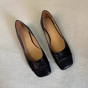Women's shoes