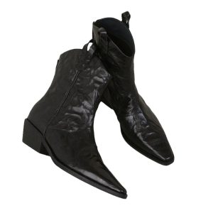 Short boots
