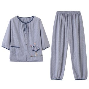 Woolen women's suit