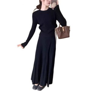 Knitted women's suit
