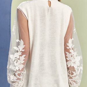 Knitted women's blouse