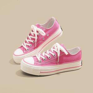 Canvas shoes