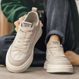 Canvas shoes