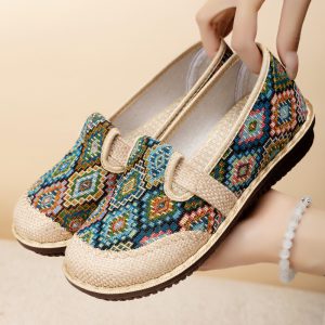 Canvas shoes