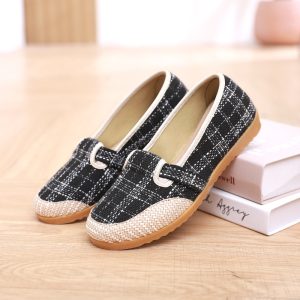 Canvas shoes
