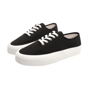 Canvas shoes