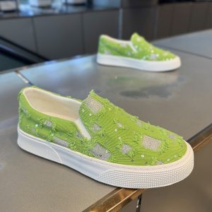 Canvas shoes