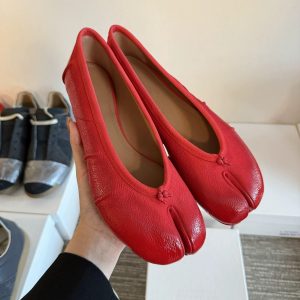Canvas shoes