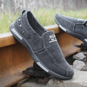 Canvas shoes